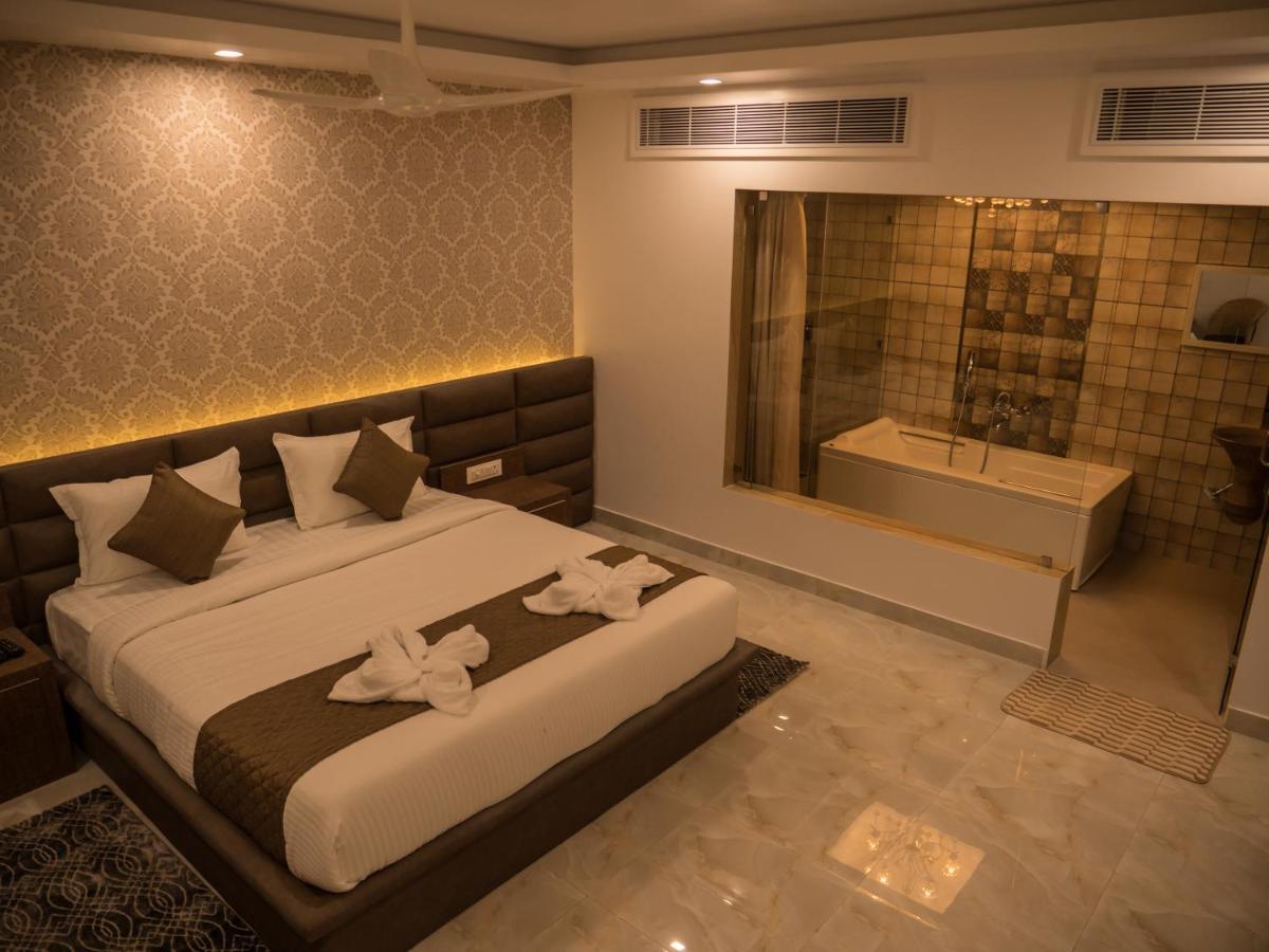 Hotel Blue Waves Jangli Ghat Ngoại thất bức ảnh